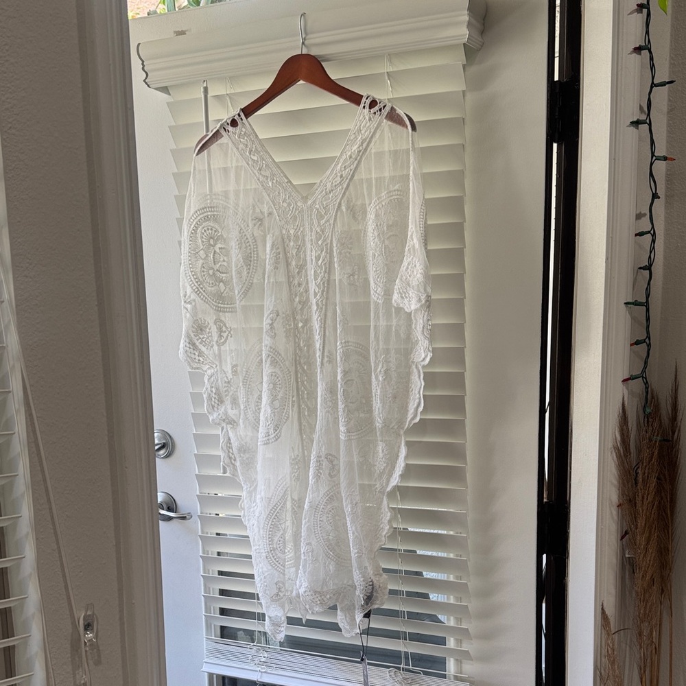 Vince Camuto White Lace Cover-Up